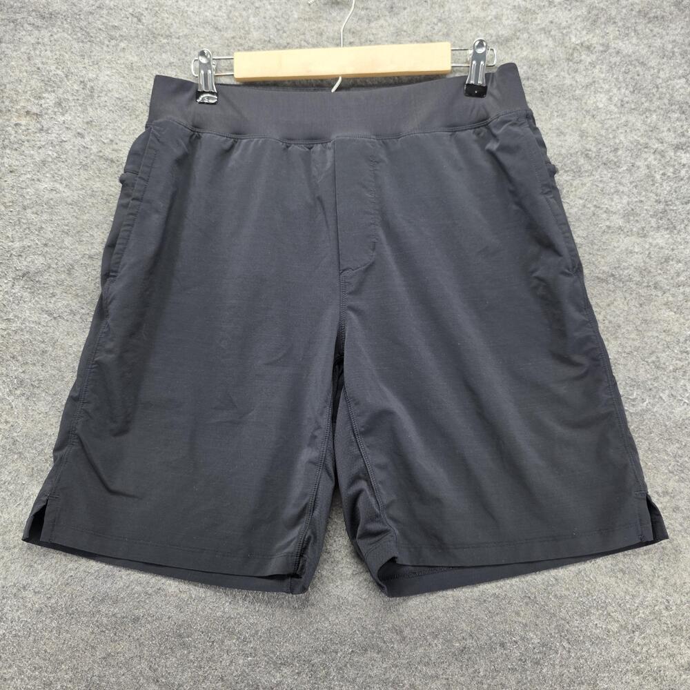 Fabletics Shorts Mens L Black Athletic 9 Inseam Pockets Elastic Waist Stretch